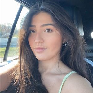 Meet your Posher, Liana